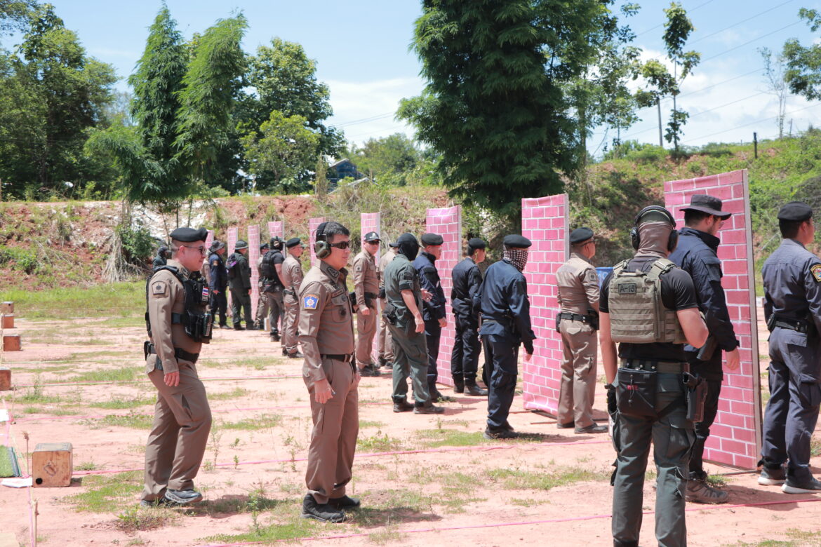 ฝึกอบรมโครงการฝึกทักษะยิงปืน Combat Handgun (ครู ค.) ของ ตำรวจภูธรจังหวัดเชียงราย ประจำปีงบประมาณ 2567