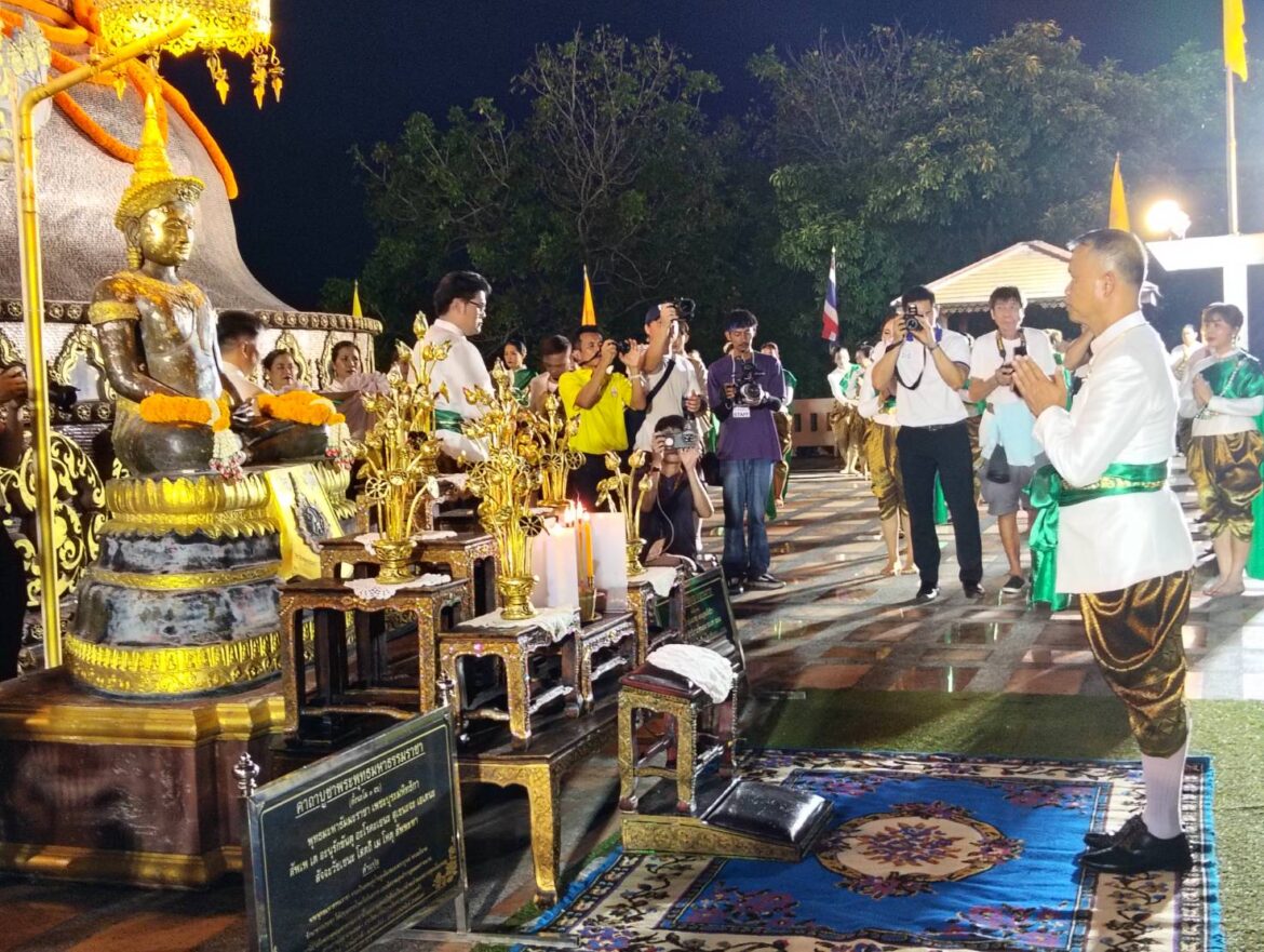 รำถวายพระพุทธมหาธรรมราชาสุดยิ่งใหญ่อลังการ