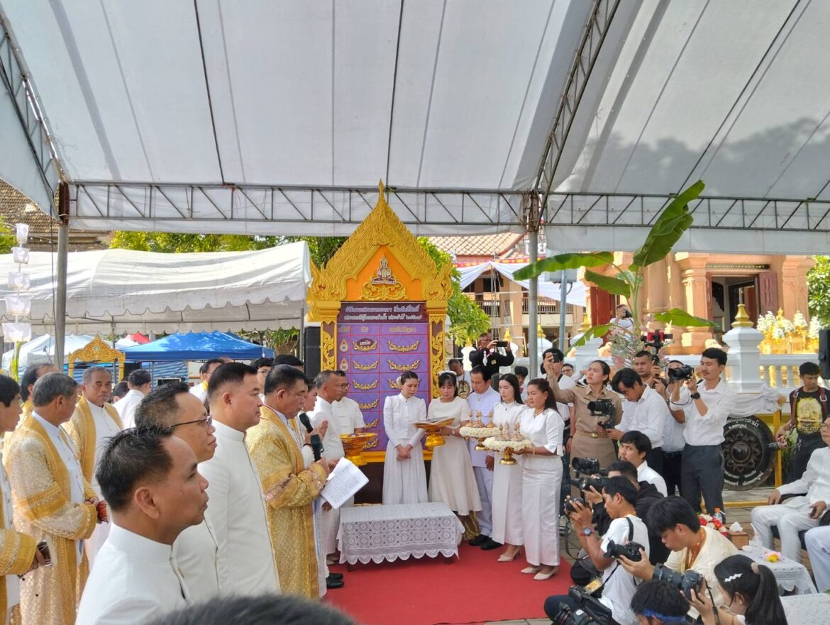 เทศบาลเมืองเพชรบูรณ์ จัดพิธีบวงสรวงพระพุทธมหาธรรมราชาที่วัดไตรภูมิอำเภอเมืองจังหวัดเพชรบูรณ์