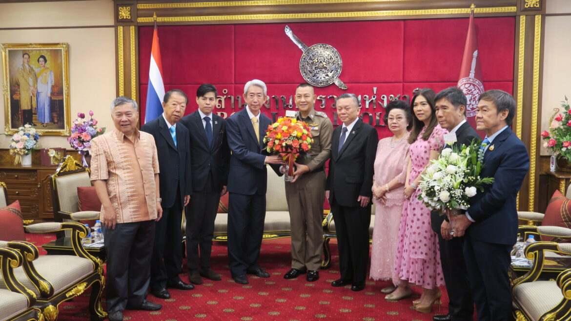 คณะ กต.ตร.กทม.และสมาคมวิเทศพาณิชย์ไทย-จีน เดินทางเข้าร่วมแสดงความยินดีกับ พล.ต.อ.กิตติ์รัฐ พันธุ์เพ็ชร์ เนื่องในโอกาสที่ได้ขึ้นดำรงตำแหน่งผู้บัญชาการตำรวจแห่งชาติ