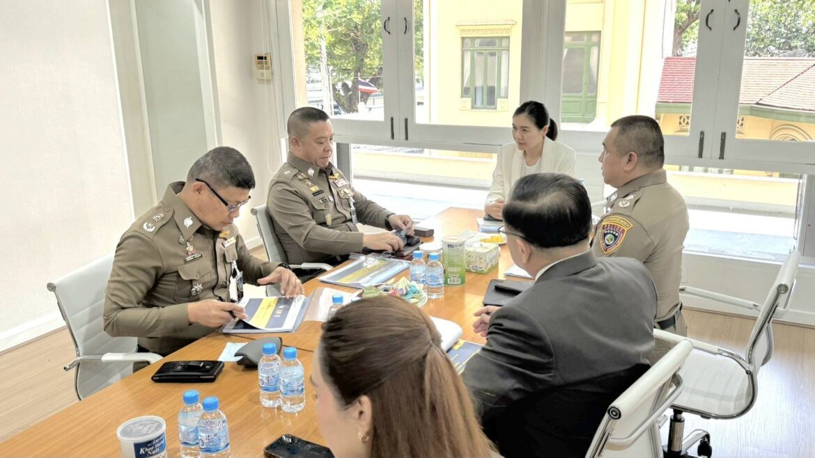พล.ต.อ.อัคราเดช พิมลศรี ที่ปรึกษาพิเศษ ตร.เข้าร่วมประชุมการปราบปรามการกระทำความผิดเกี่ยวกับบุหรี่ไฟฟ้าอย่างจริงจัง และต่อเนื่อง