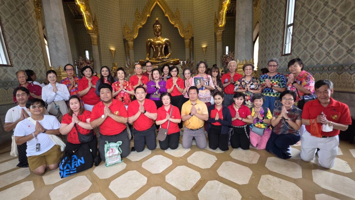 คุณประสิทธิ์ องค์วัฒนา ประธานสภาวัฒนธรรมเขตสัมพันธวงศ์ พร้อม คณะกรรมการฯ ร่วมสืบสานขนบธรรมเนียม เดินทางเยี่ยมชมแหล่งวัฒนธรรมในพื้นที่เขตสัมพันธวงศ์
