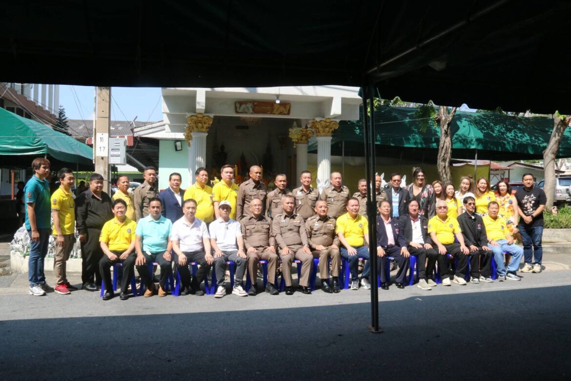 พ.ต.อ.เลิศศักดิ์ เขียมทรัพย์ ผกก.สน.หลักสอง ร่วมกับ คุณสมชาย ภูวจรูญกุล ประธาน กต.ตร.สนฯ และคณะ กต.ตร./ ที่ปรึกษาฯ จัดพิธีทำบุญองค์หลวงพ่อดำ สิ่งศักดิ์สิทธิ์ประจำ สน.ฯ ประจำปี 2569