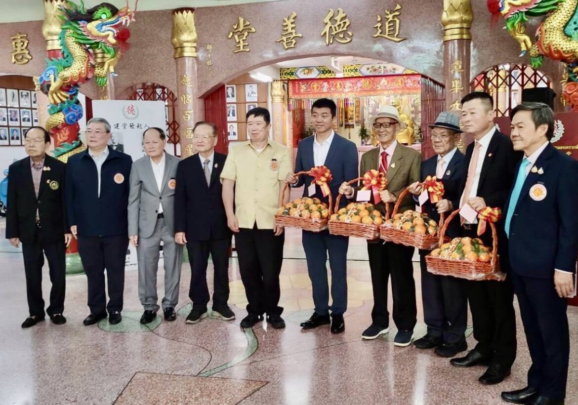 คณะผู้บริหารมูลนิธิศรัทธาสงเคราะห์ ช่งเต็กเซี่ยงตึ๊ง เข้ารับเงินบริจาคสนับสนุนกิจกรรมมูลนิธิฯ