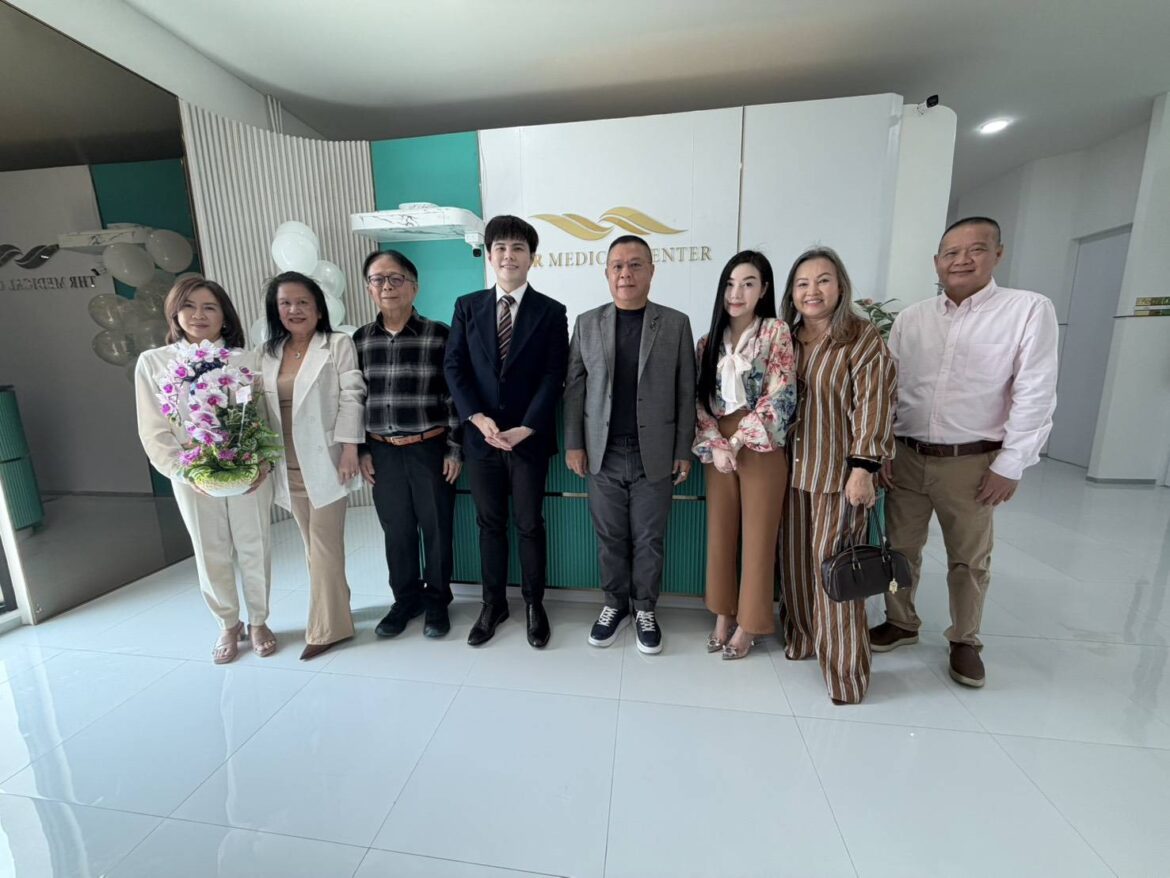 พล.ต.อ.อัคราเดช พิมลศรี ปรึกษา ตร. เดินทางมาเป็นประธานเปิดอาคาร บริษัท MedAstra คลินิกเสริมความงาม ครบวงจร