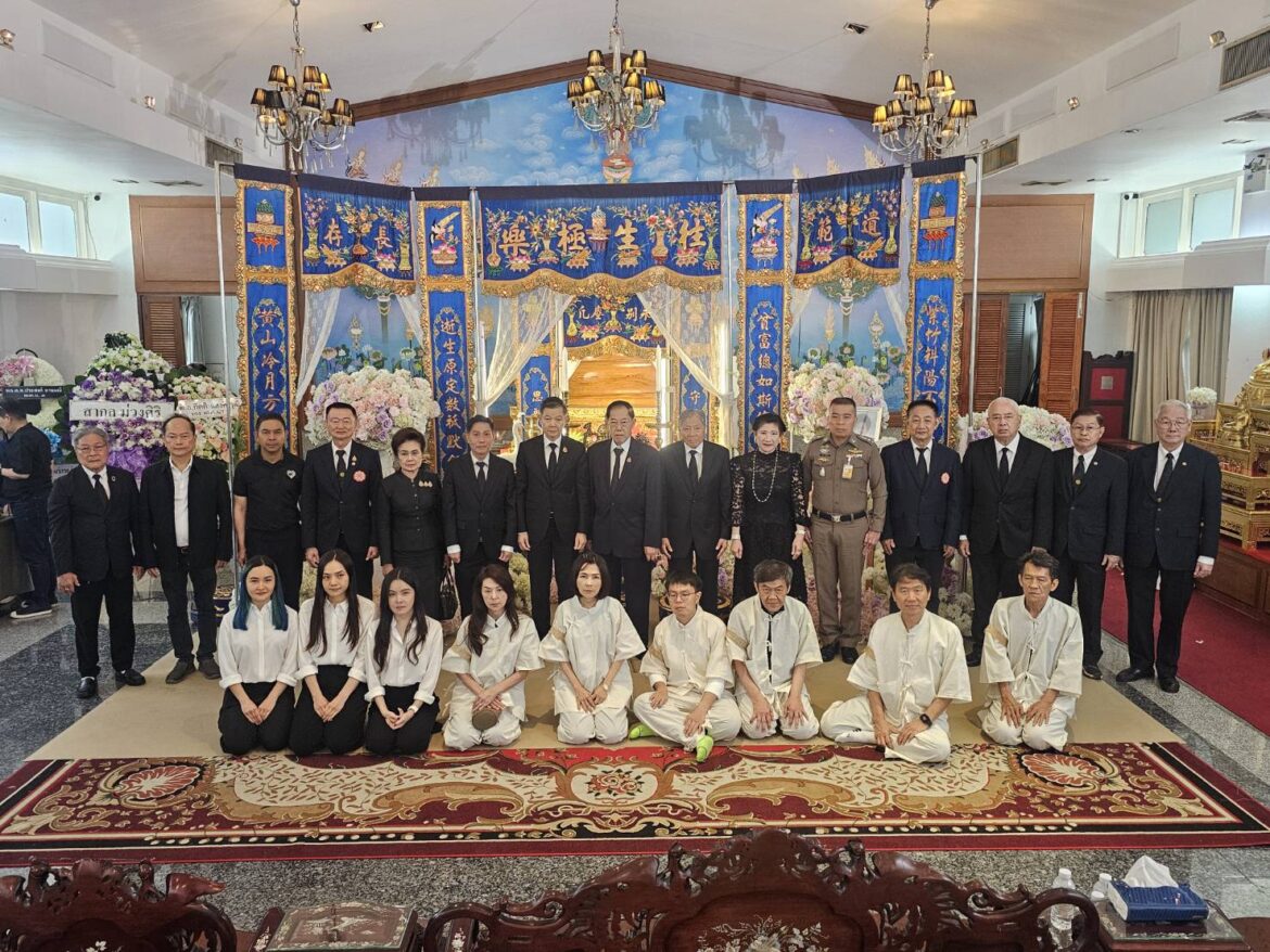 พิธีสวดพระอภิธรรม วันแรกของ คุณแม่สายพิณ กนกนิตย์อนันต์