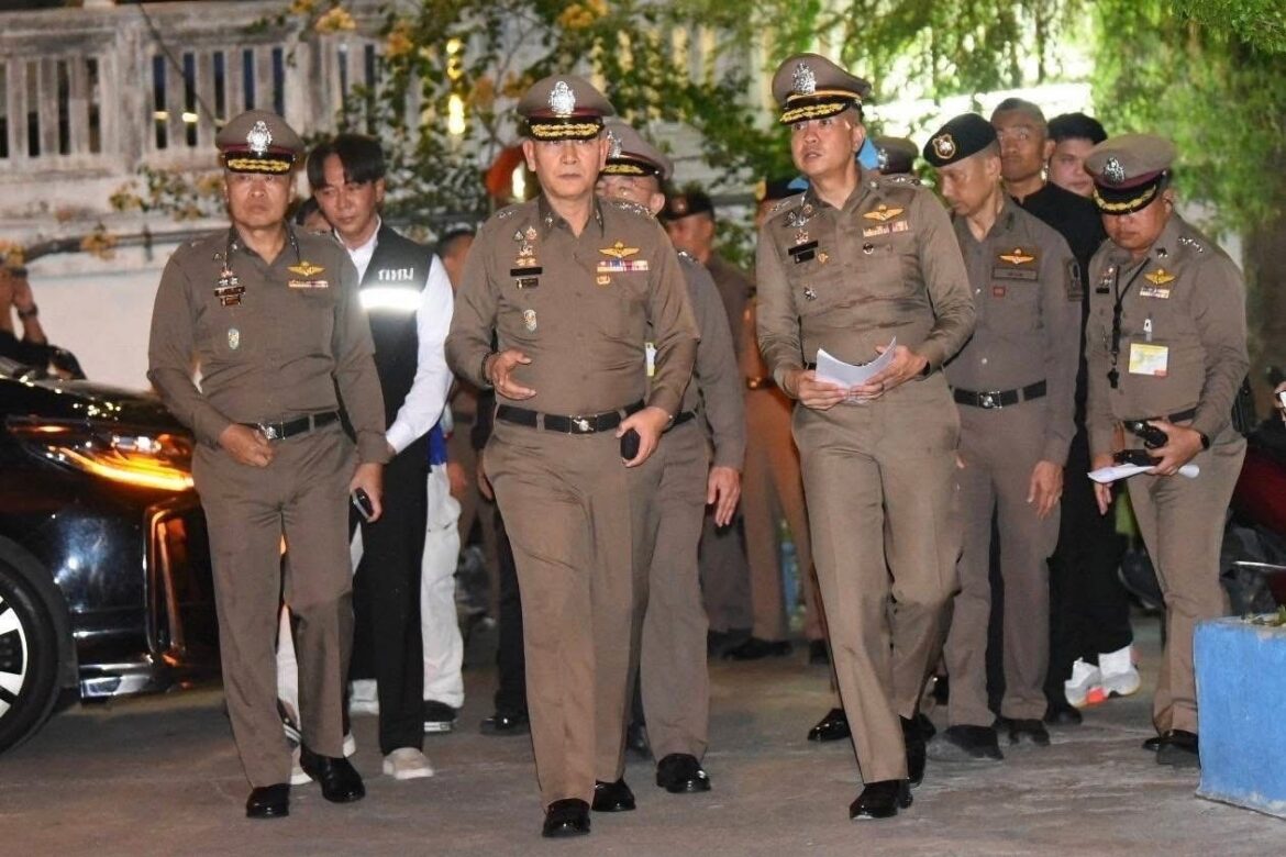บิ๊กต่าย รุดเข้าพื้นที่ประสบอัคคีภัย ประชุมวางแผน พร้อมมอบอาหารปรุงสุก ช่วยเหลือผู้ประสบอัคคีภัยในเบื้องต้น
