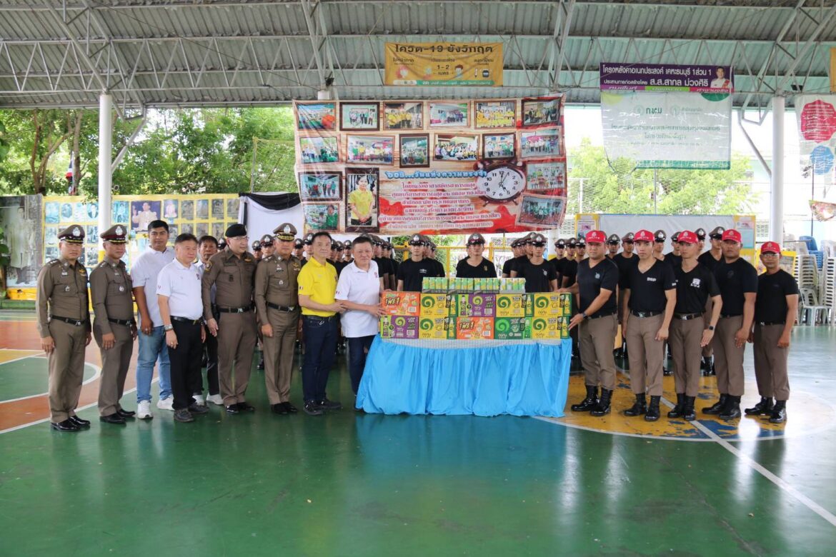 พล.ต.ต.สามารถ พรหมชาติ ผบก.น.9 เข้าตรวจการฝึก และมอบชุดฝึก – อุปกรณ์ครบชุด พร้อมส่งกำลังพล 50 นาย สู้ศึกประกวดการฝึก ปี 2569