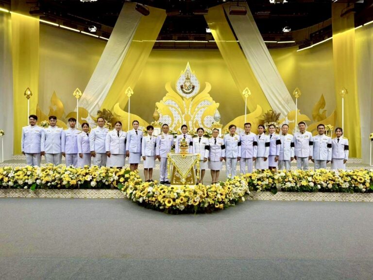 คณะผู้บริหาร และสมาคมผู้ปกครอง ครู และศิษย์เก่าโรงเรียนทวีธาภิเศกบางขุนเทียน เดินทางบันทึกเทปถวายพระพร “พระบาทสมเด็จพระวชิรเกล้าเจ้าอยู่หัว”