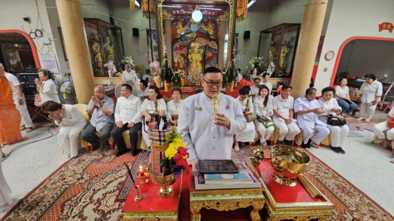 บ.สาธุออโต้ซีสท์ จก.ร่วมกับ สโมสรไลออนส์บรรทัดทองและช่องนนทรี พร้อมด้วย สโมสรไลออนส์วังใหม่ นำโดย ผู้ว่า ดร.พรทิพย์ วัฒนผลมงคล, ไลออน อรุณ เขมปัญญานุรักษ์ ร่วมงานบุญ โรงเจเอี่ยงเม้งเก็ง ฉลองครบรอบ 33 ปี